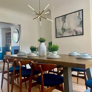 Spacious And Stylish United Kingdom